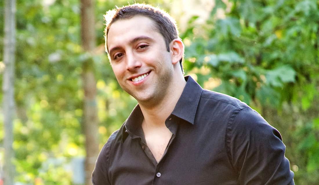 How Scott Valdez Bootstrapped His Way To A 6-Figure Income Helping People Outsource Their Love Life