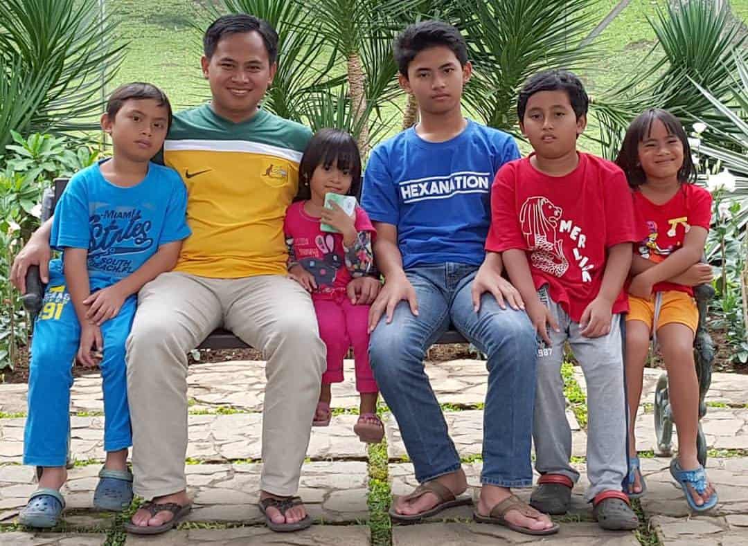 Muhammad Noer and his family